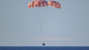 Астронавтите от "Артемис II" се завърнаха на Земята