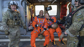 Астронавтите от "Артемис II" се завърнаха на Земята след историческа мисия до Луната (ВИДЕО+СНИМКИ)