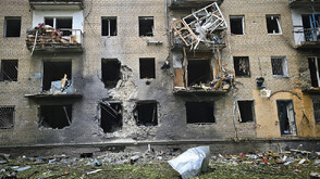 Руски дрон удари болница в Херсон, четирима са загинали в Днепър