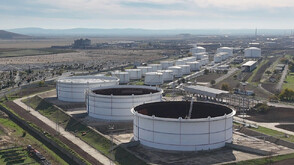 Дерогацията за работата на „Нефтохим Бургас” е удължена с 6 месеца