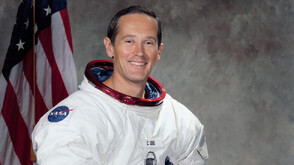 Чарли Дюк - най-младият човек стъпил на Луната пред NOVA