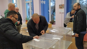 Напрежение в Буковлък: Заплашват да затворят секция заради езика