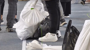 Напрежение съпроводи предаването на изборните книжа на много места в страната