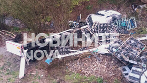 Тир падна в пропаст край Прохода на Републиката, шофьорът загина (СНИМКИ)