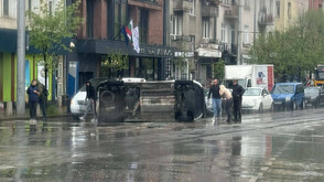 Линейка се обръна на едно от ключовите кръстовища в София (ВИДЕО+СНИМКИ)