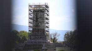 Демонтират скелето на Паметника на Съветската армия