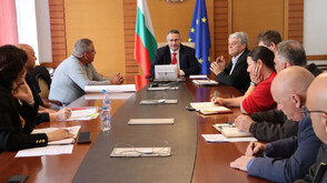 Служителите на Агенцията за борба с градушките ще получат работно облекло