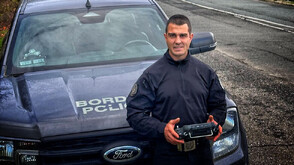 Граничен полицай е помогнал за спасяването на хора от падналия в дере автобус край „Малко Търново“