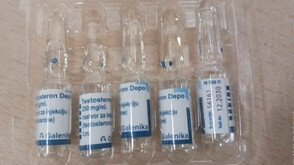 Задържаха анаболни стероиди и забранени медикаменти в пратки от и за чужбина (СНИМКА)