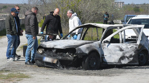 Млада жена изгоря в колата си край Поморие (СНИМКИ)