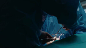 Лекари от пет болници работиха в екип и спасиха две млади жени в критично състояние