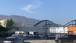 Работник се барикадира в кабинета на главния инженер в гараж "Земляне"