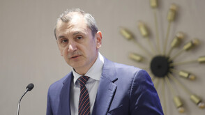 Здравният министър представя промените в наредбата, касаещи условията за специализация