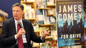 Повдигнаха ново обвинение срещу бившия директор на ФБР Джеймс Коми