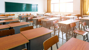 Синдикатите искат сериозно намаление на учебния материал