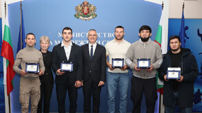 Министър Димитър Илиев награди родните медалисти от Европейското по борба