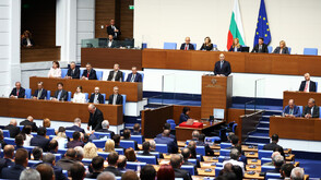 Първи парламентарен контрол за Румен Радев: Премиерът ще отговаря на „Възраждане“