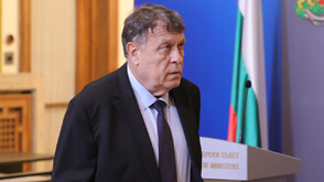 Да не се правят компромиси с недобре подготвени студенти, които учат за учители, призова министър Вълчев