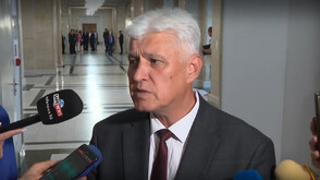 Военният министър: Българската армия не продава оръжие, нямаме излишъци за Украйна