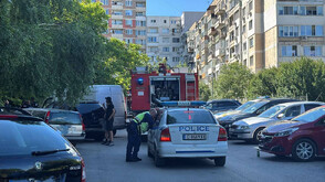 Пожар избухна в апартамент в столичния квартал „Люлин 5“ (СНИМКИ)