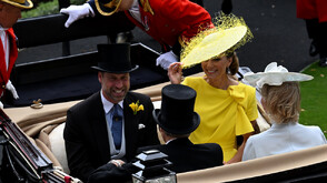 Огромни пъстри капели, цилиндри, кралски особи и световни звезди на Royal Ascot 2026 (СНИМКИ)