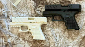 „Ghost guns“: ГДБОП разби схема за производство на 3D принтирани оръжия в Бургас (СНИМКИ)