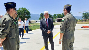 „Спартан“ е в готовност да се включи в гасенето на пожари от въздуха, съобщи военният министър