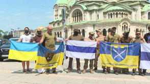 Ранени, оцелели и непобедени: Лицата на войната пристигнаха в България
