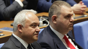 Проверява се дали Делян Пеевски има частен самолет, заяви вътрешният министър