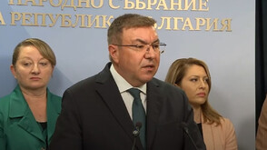 ГЕРБ внася законопроект за забрана на социалните мрежи за деца до 16 години
