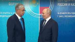Казахстанският президент призова Путин за нови преговори с Украйна