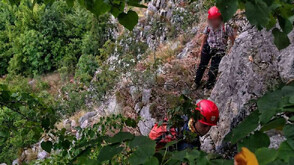 Планинската спасителна служба в Лакатник помогна на жена, отклонила се от Вазовата екопътека