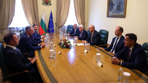 Премиерът обсъди с представители на концерна Leonardo модернизацията на армията и противопожарните самолети