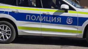 Маскиран мъж нападна с желязна палка охранител в Казанлък