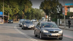 Задръствания на над 40 градуса и огромни колони от автомобили край Кресна