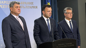„Прогресивна България“ предлага около 2300 автомобила на МВР да бъдат оборудвани с дефибрилатори