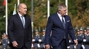 Румен Радев посрещна Роберт Фицо с официална церемония в София (СНИМКИ)