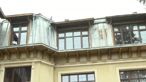 Ученици в столично училище откриват учебната година - с каски