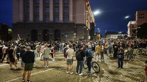 Протест пред МС: Искат оставката на правителството на Радев