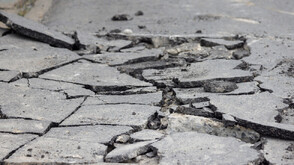 Нова ВиК авария във Варна: Път пропадна, голяма част от града остана без вода