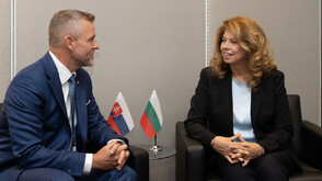 Президентът Илияна Йотова разговаря със словашкия си колега Петер Пелегрини