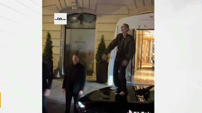 Селин Дион превърна улица в Париж в импровизирана сцена (ВИДЕО)