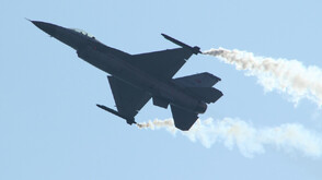 Румъния вдигна изтребители F-16 и F-18 заради дрон, паднал край град Солка