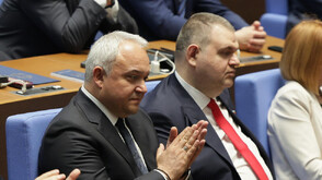 Пеевски поиска две изслушвания на Демерджиев в парламента и го нарече „безопасен хартиен тигър“