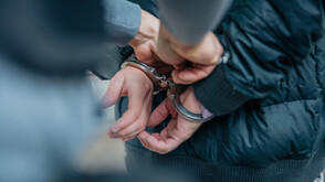 Задържаха двама братя за грабеж и побой над жена в „Люлин“