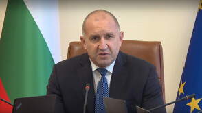 Няма място за истерия след атаките по кораби в Черно море, заяви премиерът