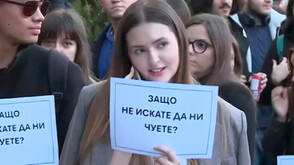 Защо младите лекари подновиха протестите си и ще бъдат ли чути исканията им от властта