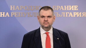Пеевски: Олигархията е в кабинета на премиера