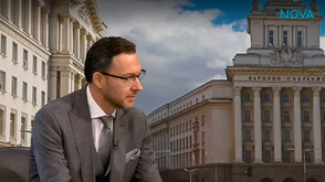 Митов: Когато една власт започне да губи контрол, предлага зрелища