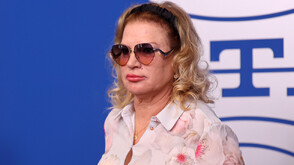 НСО назначи проверки след клип, на който охранители нападат журналистка
